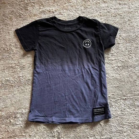 Tiny Whales Smiley Tee - Picture 1 of 3